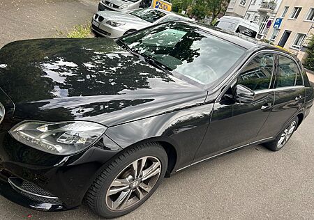 Mercedes-Benz E 250 AVANTGARDE Autom. AVANTGARDE