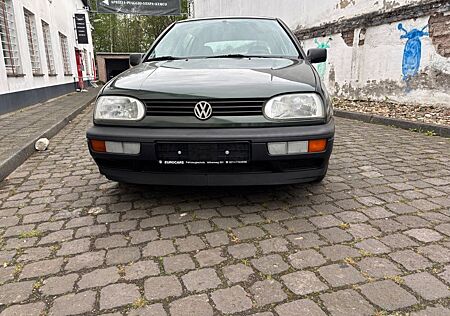 VW Golf Volkswagen 1.8 Auto Standard