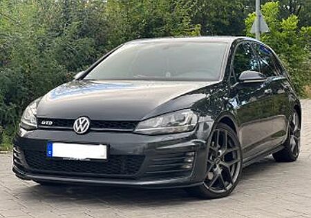 VW Golf Volkswagen 2.0 TDI BMT GTD GTD