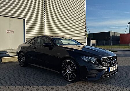 Mercedes-Benz E 220 Mercedes E Coupé 220D - AMG Line | Night Paket