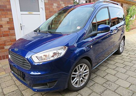 Ford Tourneo Courier Titanium HU/AU Neu