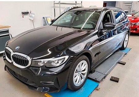 BMW 318d Aut/Park&Drive&BremsAss/Stop&Go/SportSitze