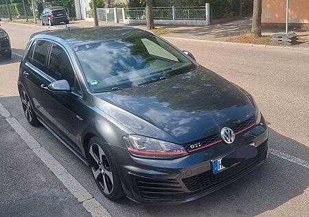 VW Golf Volkswagen 2.0 GTI