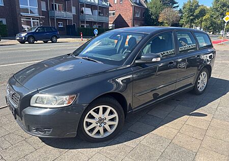 Volvo V50 Kombi 2.0 D Momentum Leder/Klimatr./Tempomat