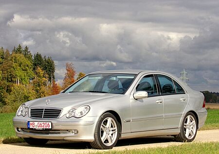 Mercedes-Benz C 270 CDI Avantgarde W203 Service NEU! TÜV 5/27