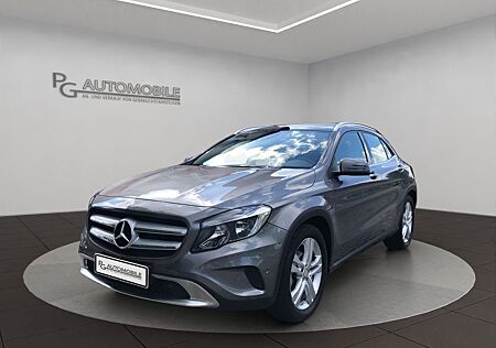 Mercedes-Benz GLA 200 Urban Rückfahrkamera Panoramadach