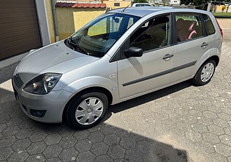 Ford Fiesta 1,4 16V Connection Connection