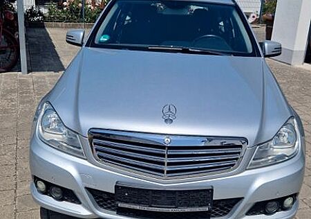 Mercedes-Benz 220