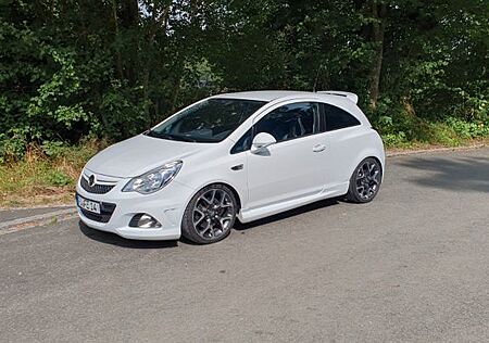 Opel Corsa 1.6 Turbo OPC