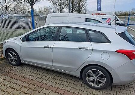 Hyundai i30 blue 1.6 CRDi KOMBI