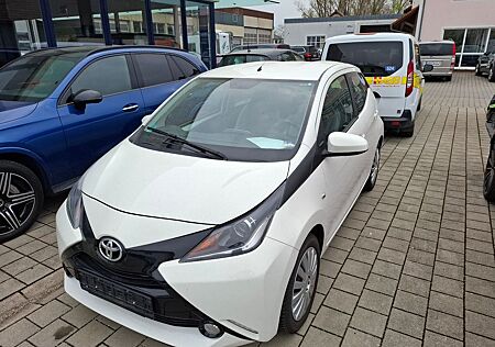 Toyota Aygo (X) Aygo (X) 1,0-l-VVT-i x-cite