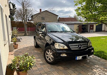 Mercedes-Benz ML 320 -
