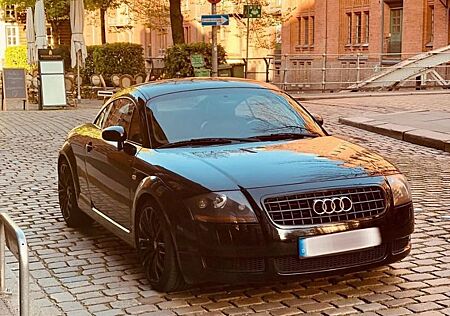Audi TT Coupe 1.8T 132 kW -
