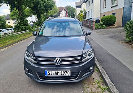VW Tiguan Volkswagen 2.0 TDI BlueMotion Tech Exclusive Exc...