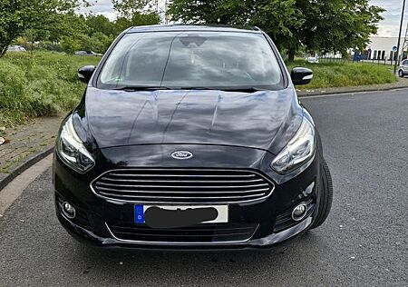 Ford S-Max 2,0 TDCi 110kW Titanium PowerShift Tit...