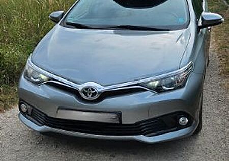 Toyota Auris Touring Sports Touring mit Standheizung