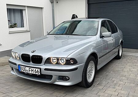 BMW 528i E39, Leder, Schiebedach, Rostfrei, TÜV Neu