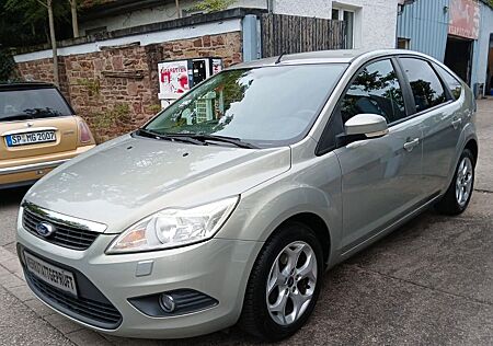 Ford Focus Lim. Style 1.6/Top Zustand/1.Hand