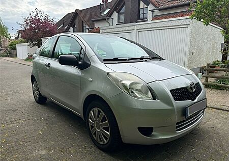 Toyota Yaris 1,0-l-VVT-i -