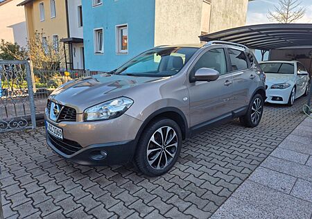 Nissan Qashqai 1.6 dCi 360° AHK Pano Navi Sitzhz 18"