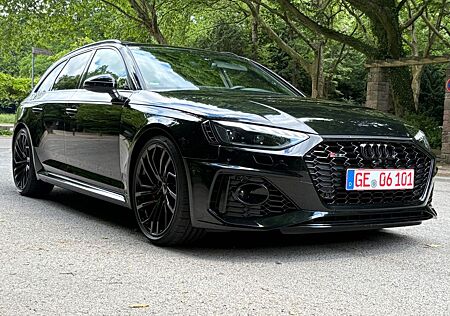 Audi RS4 Sport Abg Matrix Black Pack 360° ACC Pan 280