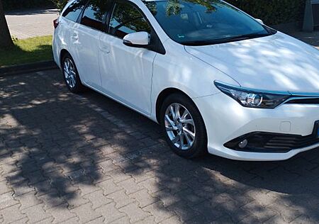 Toyota Auris Touring Sports Touring Sports 1,6-l-D-...