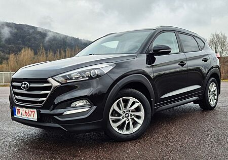 Hyundai Tucson 1.6 4WD, Automatik, Navi, Kamera.