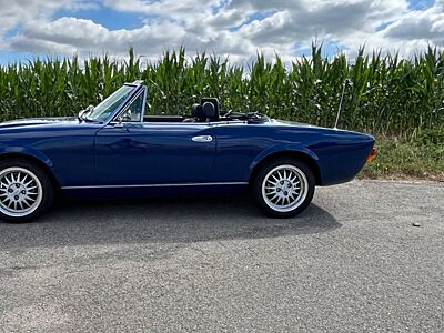 Fiat 124 Spider