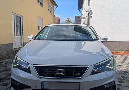 Seat Leon ST 2.0 TSI 140kW FR DSG FR -wenig km-