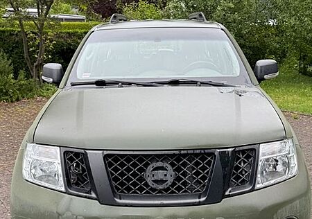 Nissan Pathfinder 2.5 dCi XE STIER BUNDESWEHR