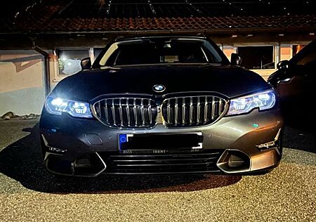 BMW 320 gebraucht kaufen BMW 320d Touring Advantage Automatik Advantage