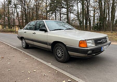 Audi 100 H-Zulassung H-Kennzeichen