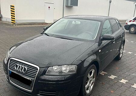 Audi A3 1.6 FSI Ambiente Sportback, Benziner, 4 Türer