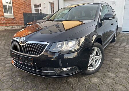 Skoda Superb Elegance DSG AHK 8xbereift NAVI 4xSHZ