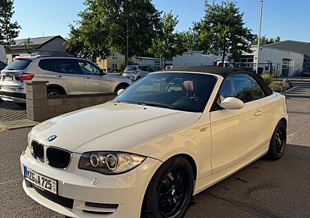 BMW 125i Cabrio Sportpaket Leder Keyless Komfortzu..