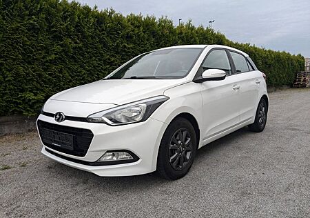 Hyundai i20 YES! *1.Hand*101-PS*