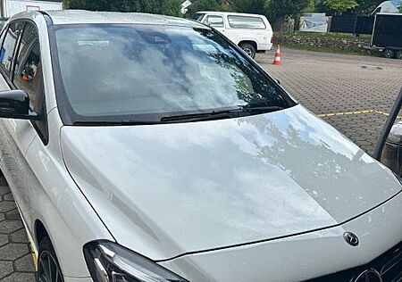 Mercedes-Benz B 200 d 4MATIC DCT -