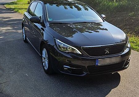 Peugeot 308 PureTech Style 130 PS