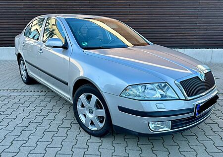 Skoda Octavia 1.6 *TÜV NEU*Leder*Navi*Xenon