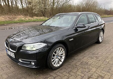 BMW 530d xDrive Touring A Luxury Line Luxury Line