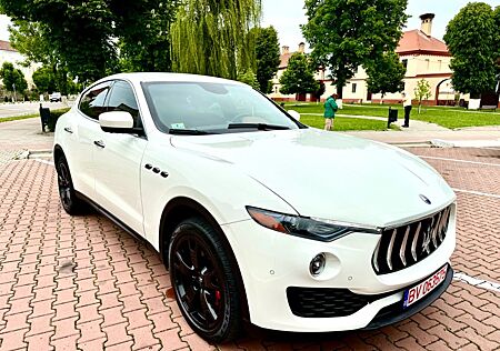 Maserati Levante 3.0 V6 350HP executive 4WD