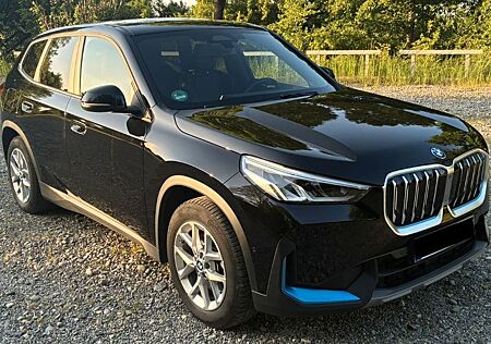 BMW iX1 xDrive30