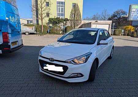 Hyundai i20 1.2 Classic * Hintere Parksensoren