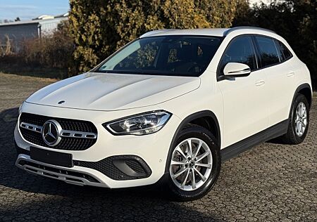 Mercedes-Benz GLA 220 d * AUTOMATIK * NAVI * SITZHEIZUNG * TOP