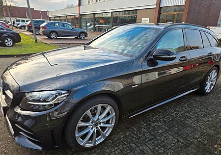 Mercedes-Benz C 220 d TModell Night Edition AMG Line 1.H 39TKm