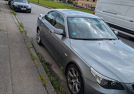 BMW 525i A -