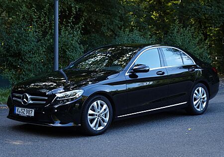Mercedes-Benz C 300 d Avantgarde Navi LED AHK Distron.Kamera