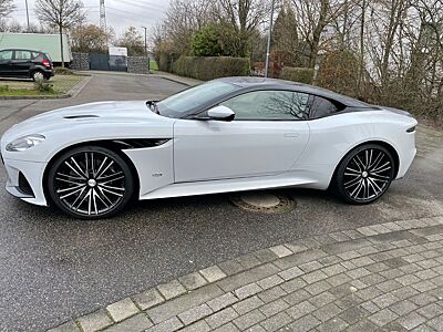Aston Martin DBS 5.2 V12 -