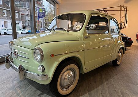 Fiat 600 Restauriert !!! Top Zustand !!!