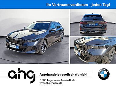 BMW i5 xDrive40 Touring M Sportpaket Pro AHK Driving